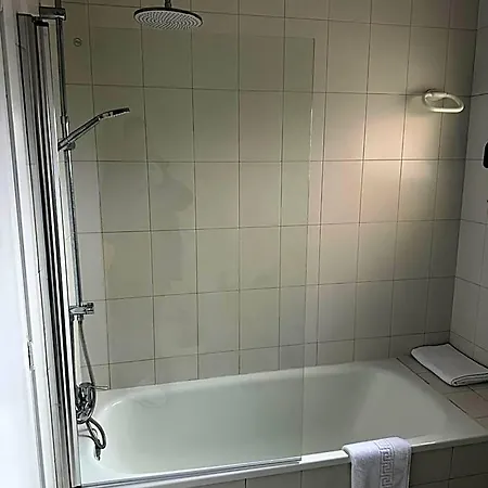 Hotel Vanity 2*